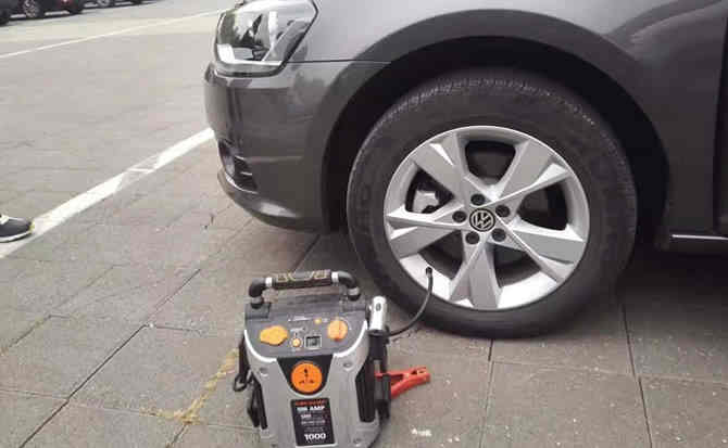 连州汽车搭电案例